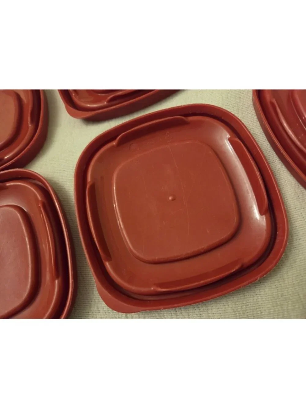 6 Rubbermaid 7J58 Red Easy Find Storage Container REPLACEMENT LIDS ONLY